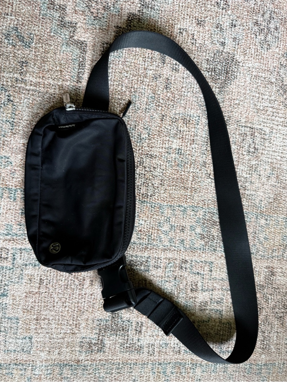Lululemon Everywhere Belt Bag